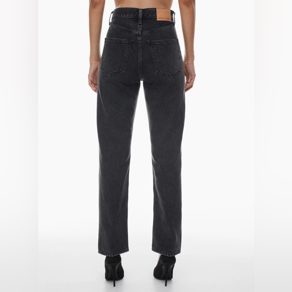 Aritzia Denim Forum
The '90s Hi-Rise Loose Jean - Picture 8 of 11
